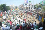 Rajamahendravaram: Vaikapa Duscharya.. Water bottles on farmers’ march..