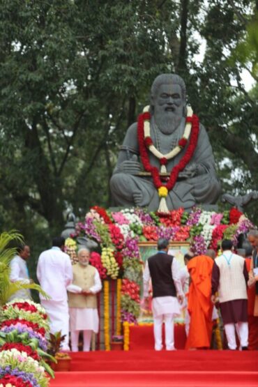 PM pays floral tributes to the statues of saint poet Sri Kanaka Dasa and Maharshi Valmiki at Vidhana Soudha, Bengaluru