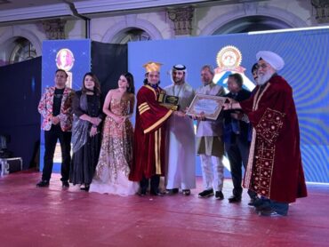 Tirath Singh Rawat received the Dadasaheb Phalke Icon Award in Dubai
