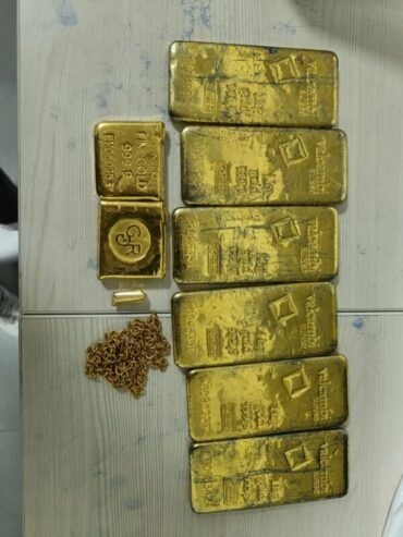 International gold smuggling racket busted two women passengers arrested by DRI officials and seized 9 kgs of gold worth Rs.6.2 Crores