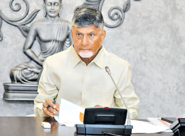 CM Chandrababu: Rs 25,000 per family on the ground floor