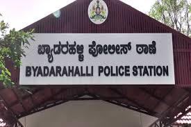 Cab driver booked by Bydarahalli police for blackmailing and extorting valuables worth Rs.1.8 Lakhs from former owner of house with private videos