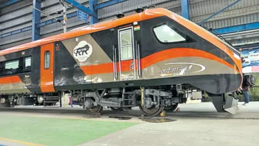 Vande Bharat Sleeper: Vande Bharat Sleeper at a speed of 180kmph.. Have you seen the video..?