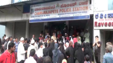 President of local mosque and three others booked by chamarajpet police for storming into police station and manhandling staff