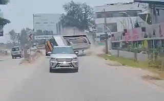 Speeding Water Tanker Rolls Over While Trying To Overtake Truck In Bengaluru,2 hurt